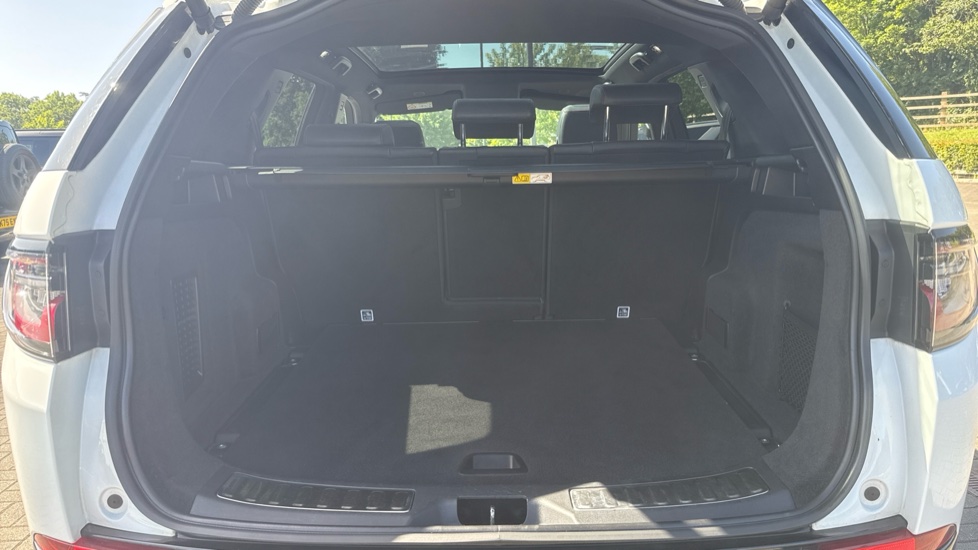 Land Rover Discovery Sport 1.5 P300e R-Dynamic SE 5dr Auto [5 Seat] Station Wagon - Image 10