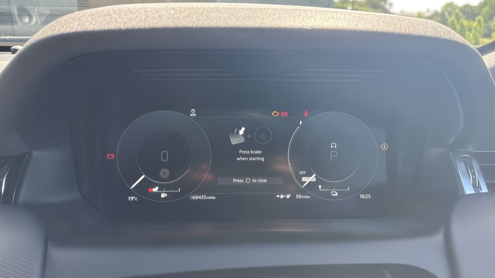 Land Rover Discovery Sport 1.5 P300e R-Dynamic SE 5dr Auto [5 Seat] Station Wagon - Image 16