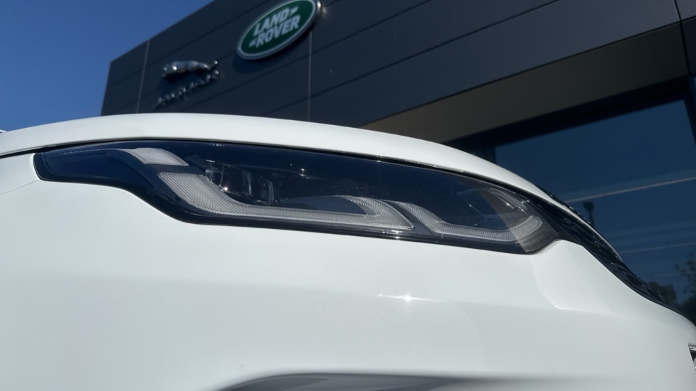 Land Rover Discovery Sport 1.5 P300e R-Dynamic SE 5dr Auto [5 Seat] Station Wagon - Image 17