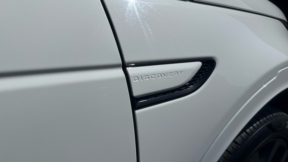 Land Rover Discovery Sport 1.5 P300e R-Dynamic SE 5dr Auto [5 Seat] Station Wagon - Image 20
