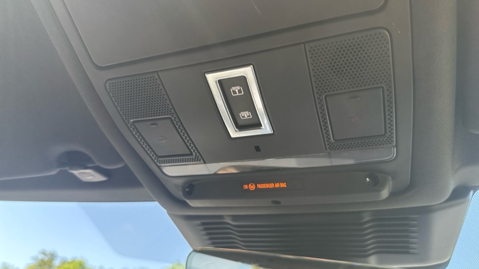 Land Rover Discovery Sport 1.5 P300e R-Dynamic SE 5dr Auto [5 Seat] Station Wagon - Image 60