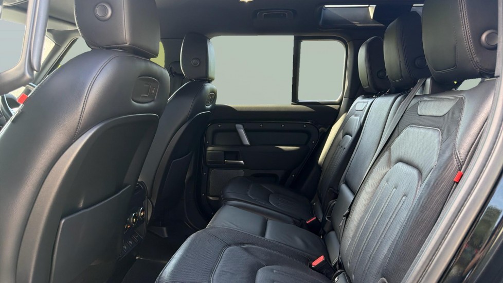 Land Rover Defender 3.0 D250 X-Dynamic S 110 5dr Auto [7 Seat] Diesel Estate - Image 4