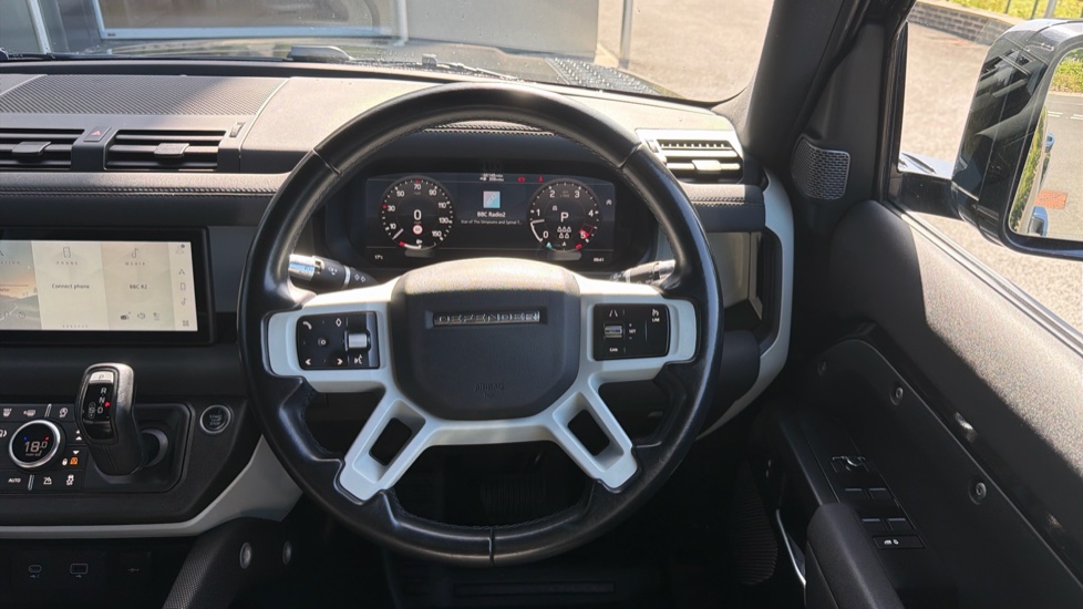 Land Rover Defender 3.0 D250 X-Dynamic S 110 5dr Auto [7 Seat] Diesel Estate - Image 15