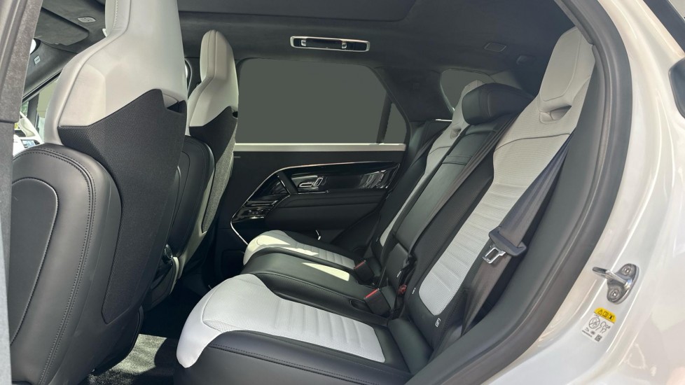 Land Rover Range Rover Sport 4.4 P635 V8 SV 5dr Auto Petrol Estate - Image 4