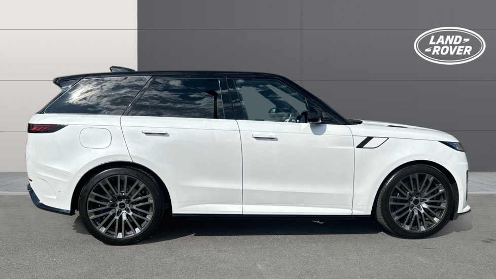 Land Rover Range Rover Sport 4.4 P635 V8 SV 5dr Auto Petrol Estate - Image 5