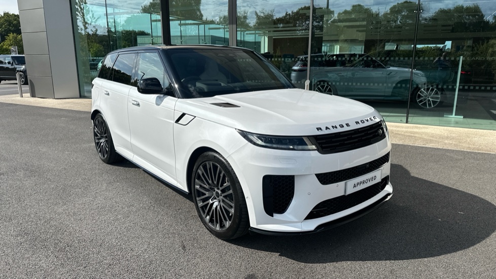Land Rover Range Rover Sport 4.4 P635 V8 SV 5dr Auto Petrol Estate - Image 36