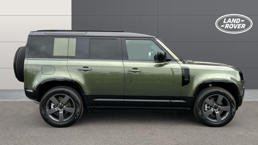 Land Rover Defender 3.0 D250 X-Dynamic HSE 110 5dr Auto Diesel Estate - Image 5