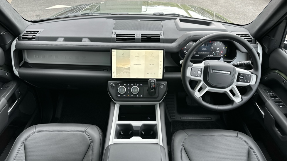 Land Rover Defender 3.0 D250 X-Dynamic HSE 110 5dr Auto Diesel Estate - Image 9