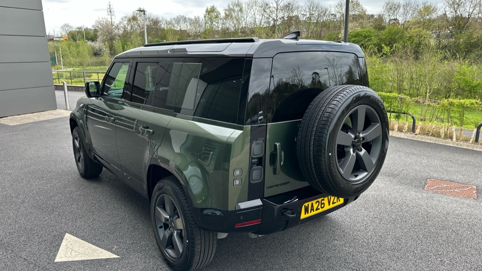 Land Rover Defender 3.0 D250 X-Dynamic HSE 110 5dr Auto Diesel Estate - Image 28