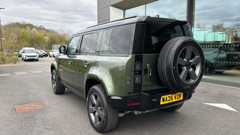 Land Rover Defender 3.0 D250 X-Dynamic HSE 110 5dr Auto Diesel Estate - Image 49