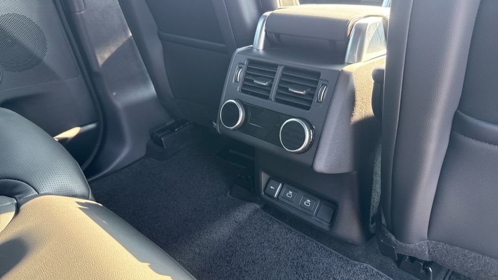 Land Rover Discovery 3.0 D350 Gemini 5dr Auto Diesel Station Wagon - Image 18