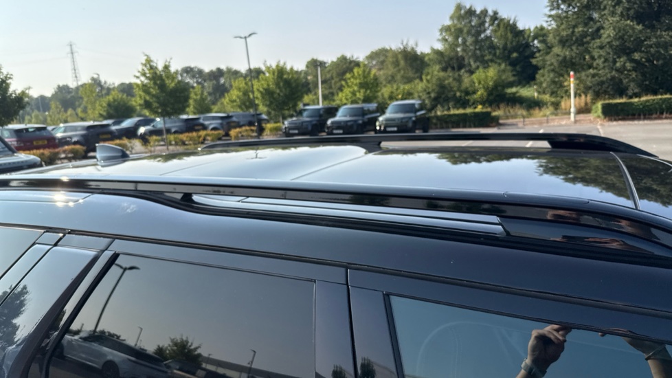 Land Rover Discovery 3.0 D350 Gemini 5dr Auto Diesel Station Wagon - Image 36