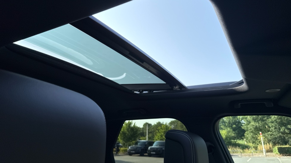 Land Rover Discovery 3.0 D350 Gemini 5dr Auto Diesel Station Wagon - Image 44