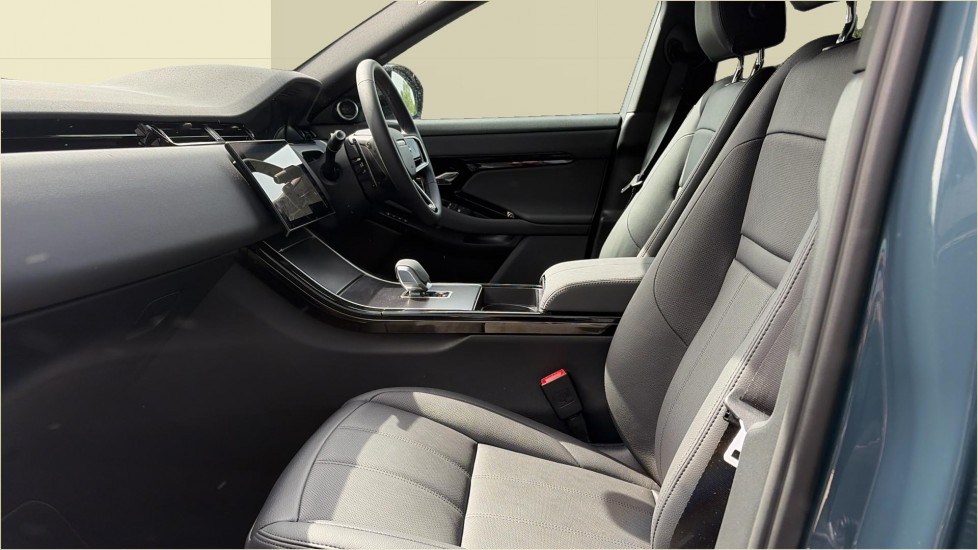 Land Rover Range Rover Evoque 2.0 D200 Edition 5dr Auto Diesel Hatchback - Image 3