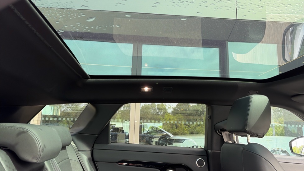 Land Rover Range Rover Evoque 2.0 D200 Edition 5dr Auto Diesel Hatchback - Image 26
