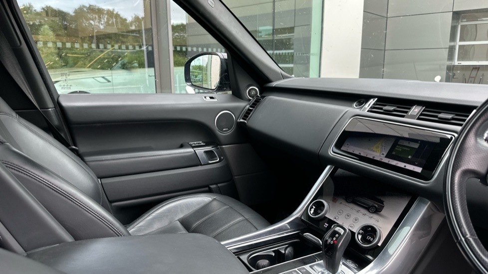 Land Rover Range Rover Sport 2.0 P400e HSE Dynamic 5dr Auto Estate - Image 32