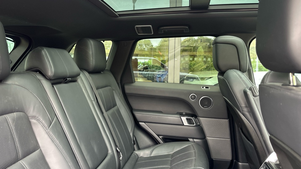 Land Rover Range Rover Sport 2.0 P400e HSE Dynamic 5dr Auto Estate - Image 34