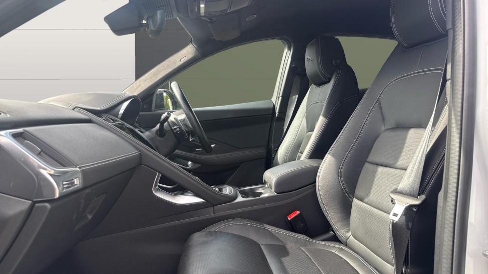Jaguar E-Pace 2.0 D165 R-Dynamic SE 5dr Auto Diesel Estate - Image 3