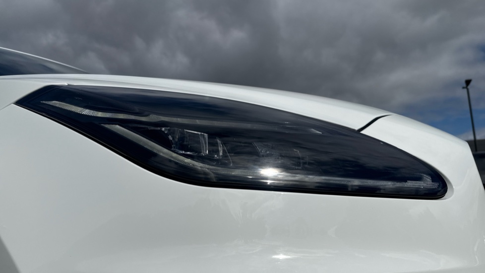 Jaguar E-Pace 2.0 D165 R-Dynamic SE 5dr Auto Diesel Estate - Image 17