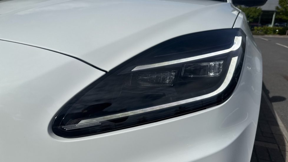 Jaguar E-Pace 2.0 D165 R-Dynamic SE 5dr Auto Diesel Estate - Image 32