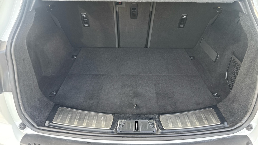 Jaguar E-Pace 2.0 D165 R-Dynamic SE 5dr Auto Diesel Estate - Image 33