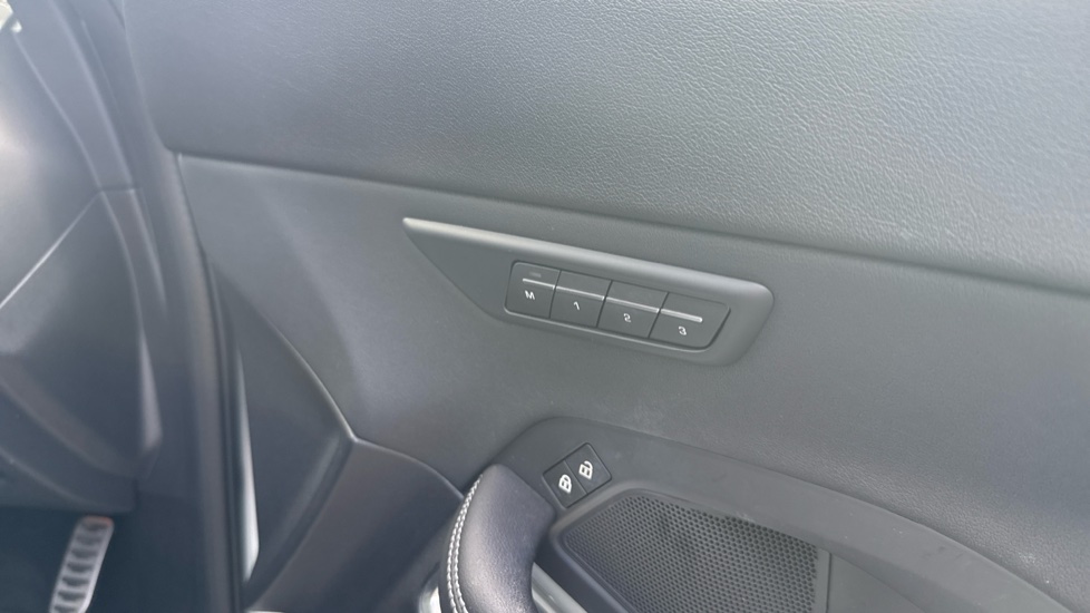 Jaguar E-Pace 2.0 D165 R-Dynamic SE 5dr Auto Diesel Estate - Image 39