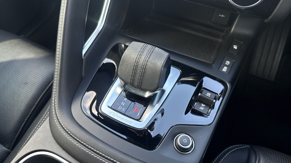 Jaguar E-Pace 2.0 D165 R-Dynamic SE 5dr Auto Diesel Estate - Image 53