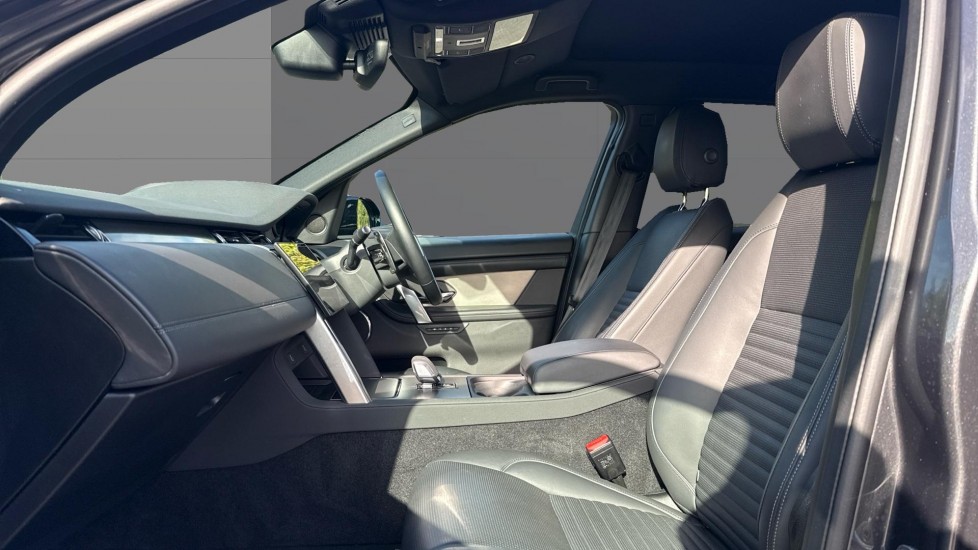 Land Rover Discovery Sport 1.5 P270e Dynamic HSE 5dr Auto [5 Seat] Station Wagon - Image 3