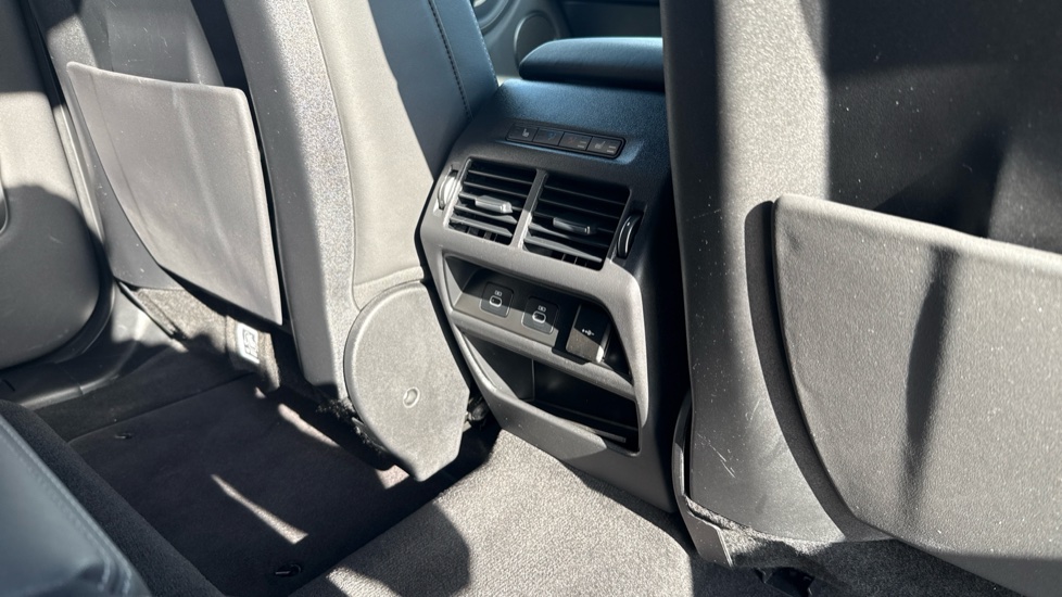 Land Rover Discovery Sport 1.5 P270e Dynamic HSE 5dr Auto [5 Seat] Station Wagon - Image 18