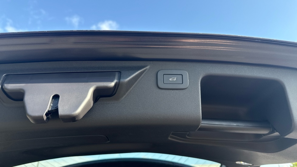 Land Rover Discovery Sport 1.5 P270e Dynamic HSE 5dr Auto [5 Seat] Station Wagon - Image 36