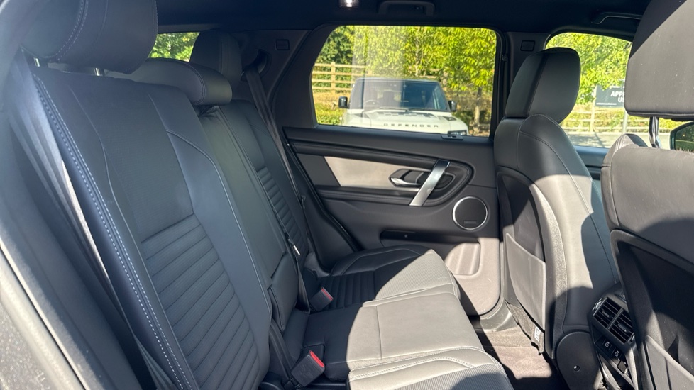 Land Rover Discovery Sport 1.5 P270e Dynamic HSE 5dr Auto [5 Seat] Station Wagon - Image 39