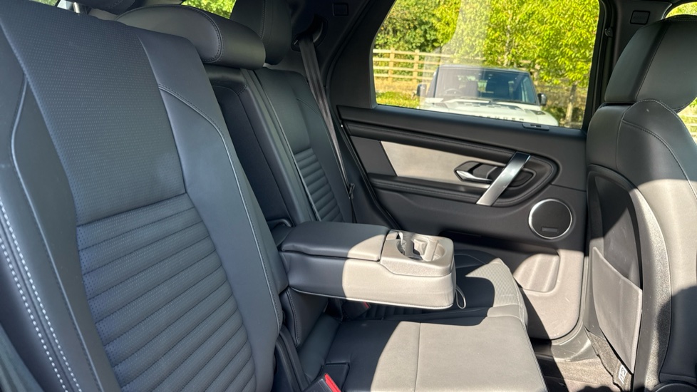 Land Rover Discovery Sport 1.5 P270e Dynamic HSE 5dr Auto [5 Seat] Station Wagon - Image 40