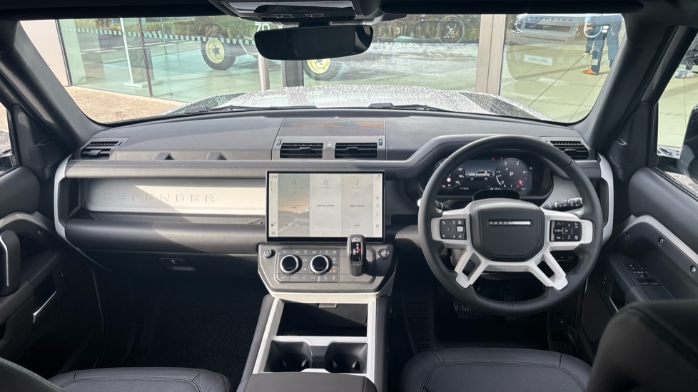 Land Rover Defender 3.0 D350 X-Dynamic HSE 90 3dr Auto Diesel Estate - Image 9