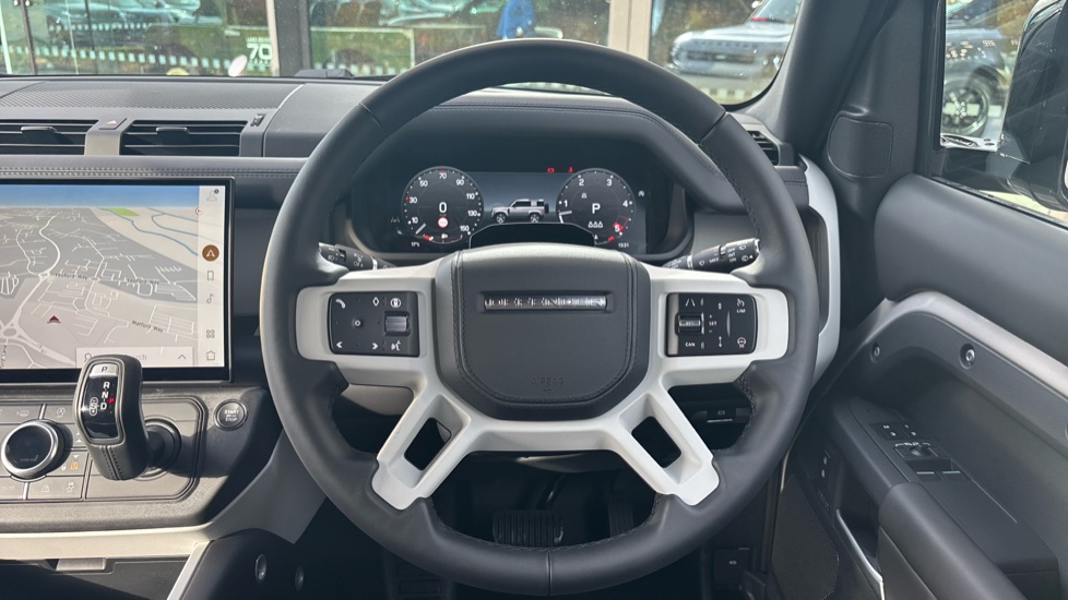 Land Rover Defender 3.0 D350 X-Dynamic HSE 90 3dr Auto Diesel Estate - Image 15