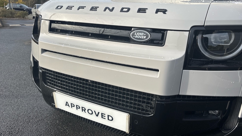 Land Rover Defender 3.0 D350 X-Dynamic HSE 90 3dr Auto Diesel Estate - Image 20