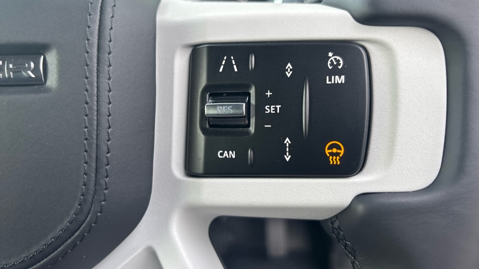 Land Rover Defender 3.0 D350 X-Dynamic HSE 90 3dr Auto Diesel Estate - Image 40