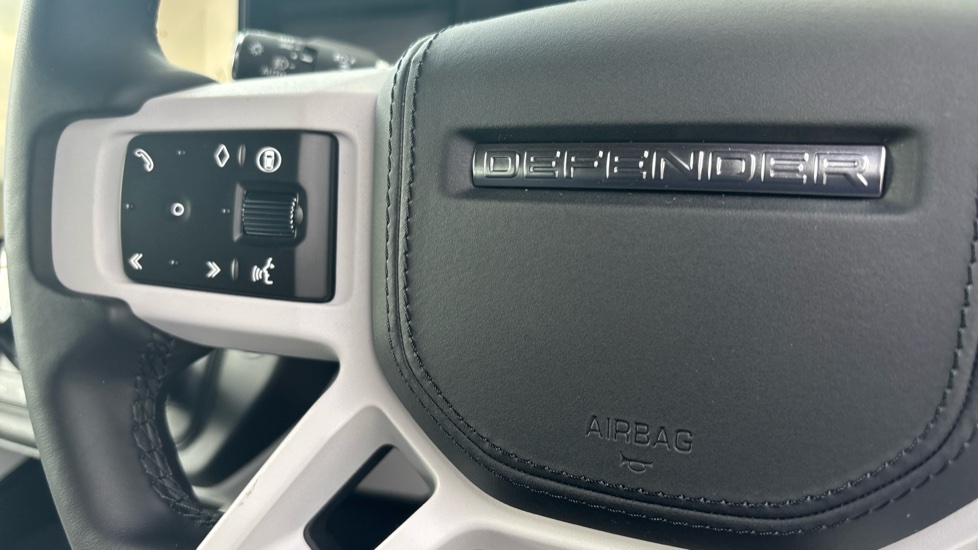 Land Rover Defender 3.0 D350 X-Dynamic HSE 90 3dr Auto Diesel Estate - Image 41