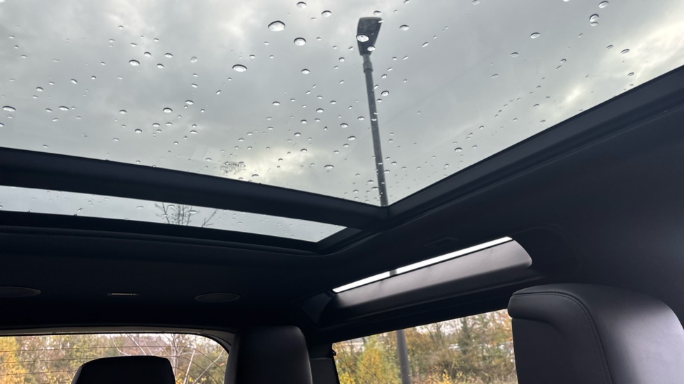 Land Rover Defender 3.0 D350 X-Dynamic HSE 90 3dr Auto Diesel Estate - Image 59