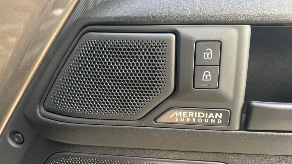 Land Rover Defender 4.4 P635 Octa 110 5dr Auto Petrol Estate - Image 27