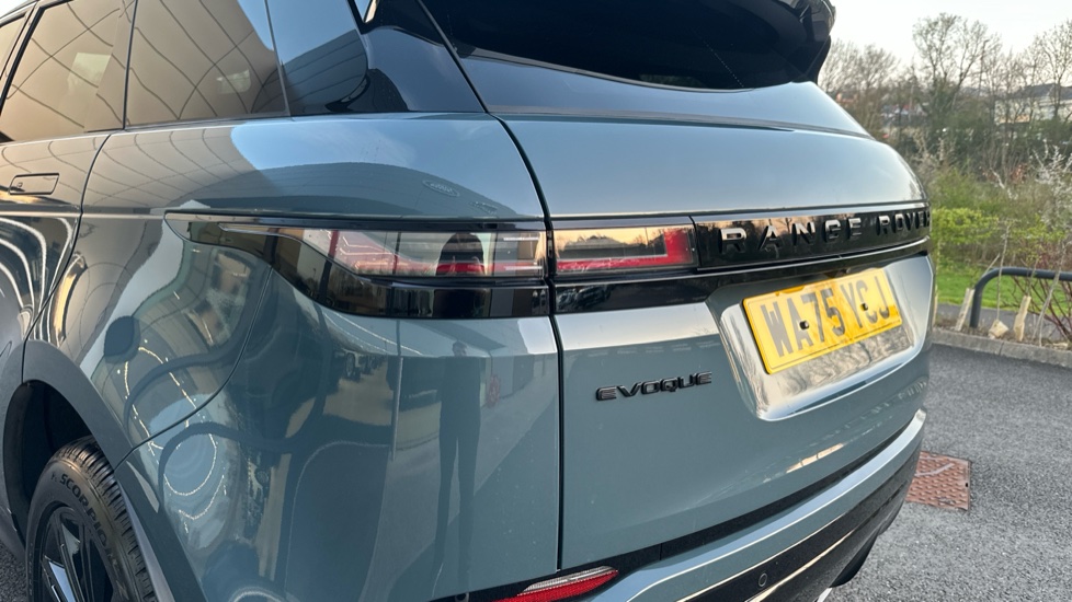 Land Rover Range Rover Evoque 2.0 D200 Autobiography 5dr Auto [Revised] Diesel Hatchback - Image 19