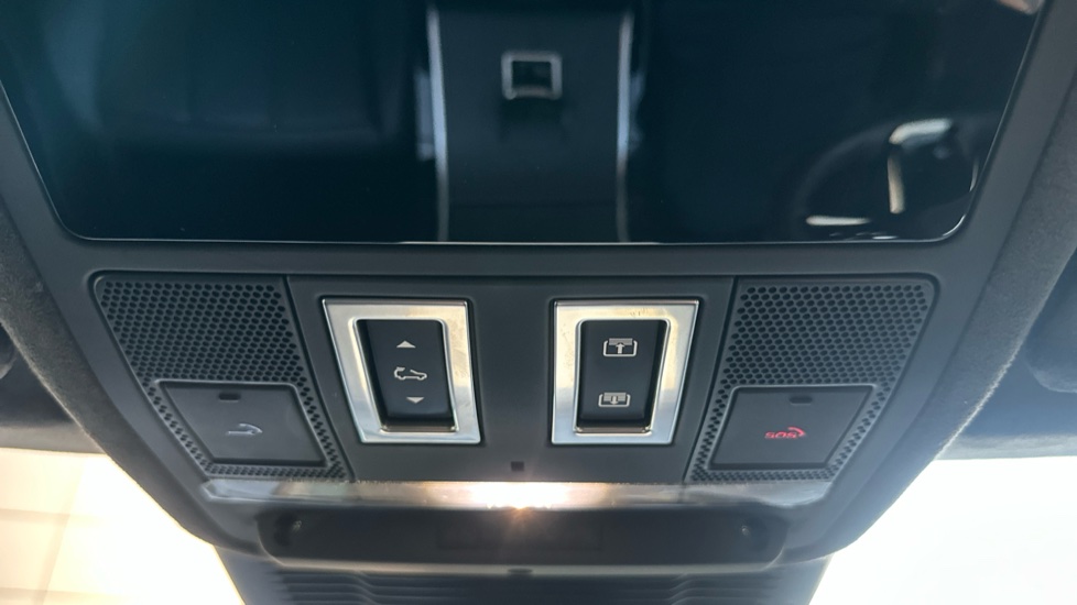 Land Rover Range Rover Evoque 2.0 D200 Autobiography 5dr Auto [Revised] Diesel Hatchback - Image 39
