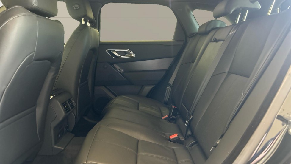 Land Rover Range Rover Velar 2.0 D200 MHEV Dynamic SE 5dr Auto Diesel Estate - Image 4