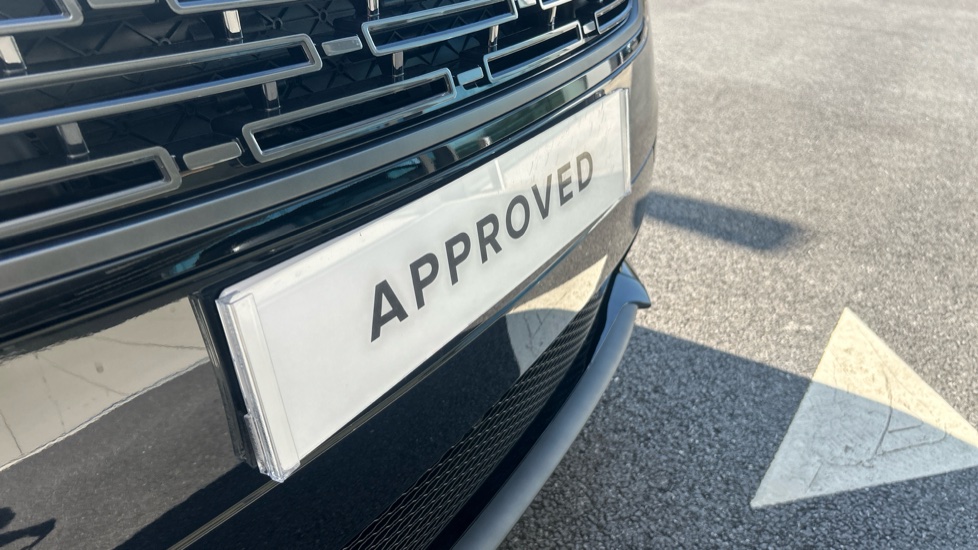 Land Rover Range Rover Velar 2.0 D200 MHEV Dynamic SE 5dr Auto Diesel Estate - Image 20