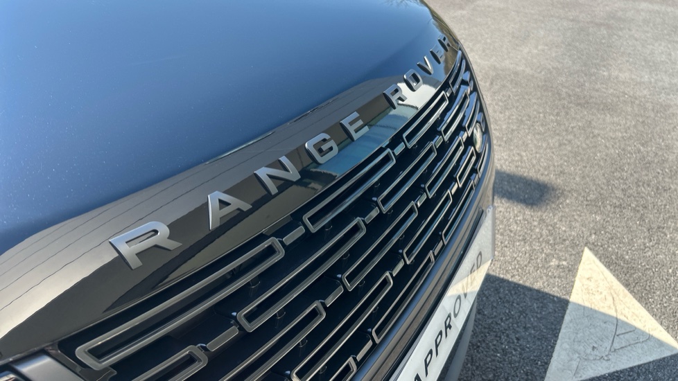 Land Rover Range Rover Velar 2.0 D200 MHEV Dynamic SE 5dr Auto Diesel Estate - Image 21