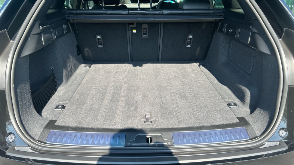 Land Rover Range Rover Velar 2.0 D200 MHEV Dynamic SE 5dr Auto Diesel Estate - Image 30