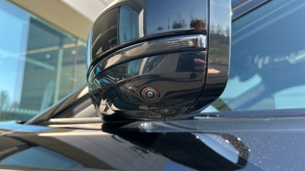 Land Rover Range Rover Velar 2.0 D200 MHEV Dynamic SE 5dr Auto Diesel Estate - Image 37
