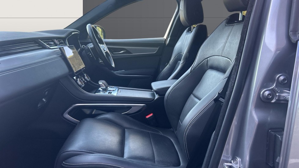 Jaguar F-Pace 2.0 D200 R-Dynamic SE 5dr Auto AWD Diesel Estate - Image 3
