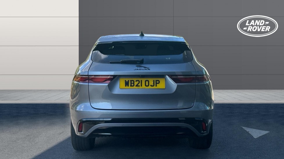 Jaguar F-Pace 2.0 D200 R-Dynamic SE 5dr Auto AWD Diesel Estate - Image 6