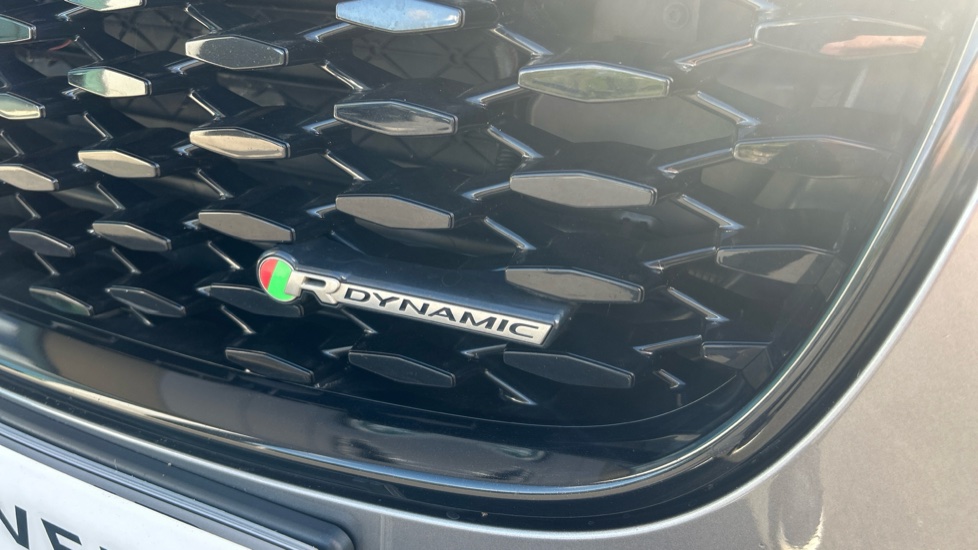 Jaguar F-Pace 2.0 D200 R-Dynamic SE 5dr Auto AWD Diesel Estate - Image 22