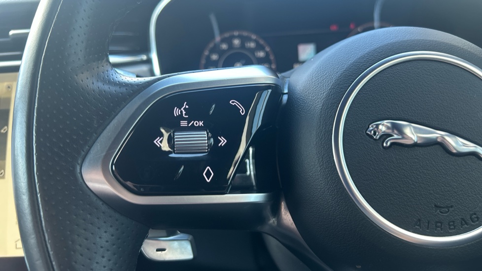 Jaguar F-Pace 2.0 D200 R-Dynamic SE 5dr Auto AWD Diesel Estate - Image 47